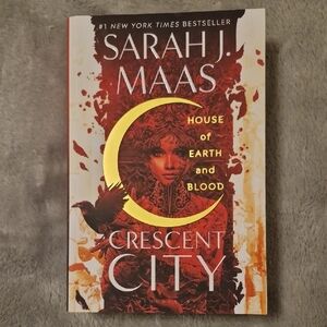 Crescent City: House of Earth and Blood - Red/Gold Cover